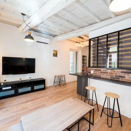 Dolce Centre Apartment Nimes